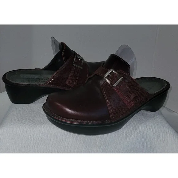 NAOT Avignon Nubuck Burgundy Maroon Mule Clog Size EU 39/US 8.5 Adjustable - Picture 2 of 6